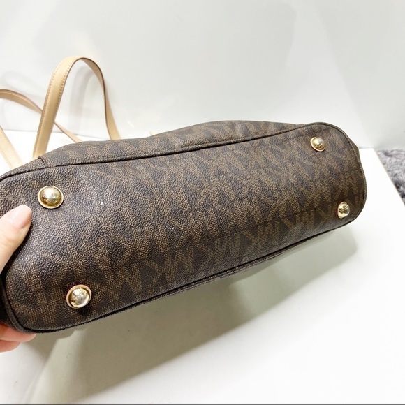 Michael Kors Signature Jet Set Tote in Brown - Picture 5 of 12